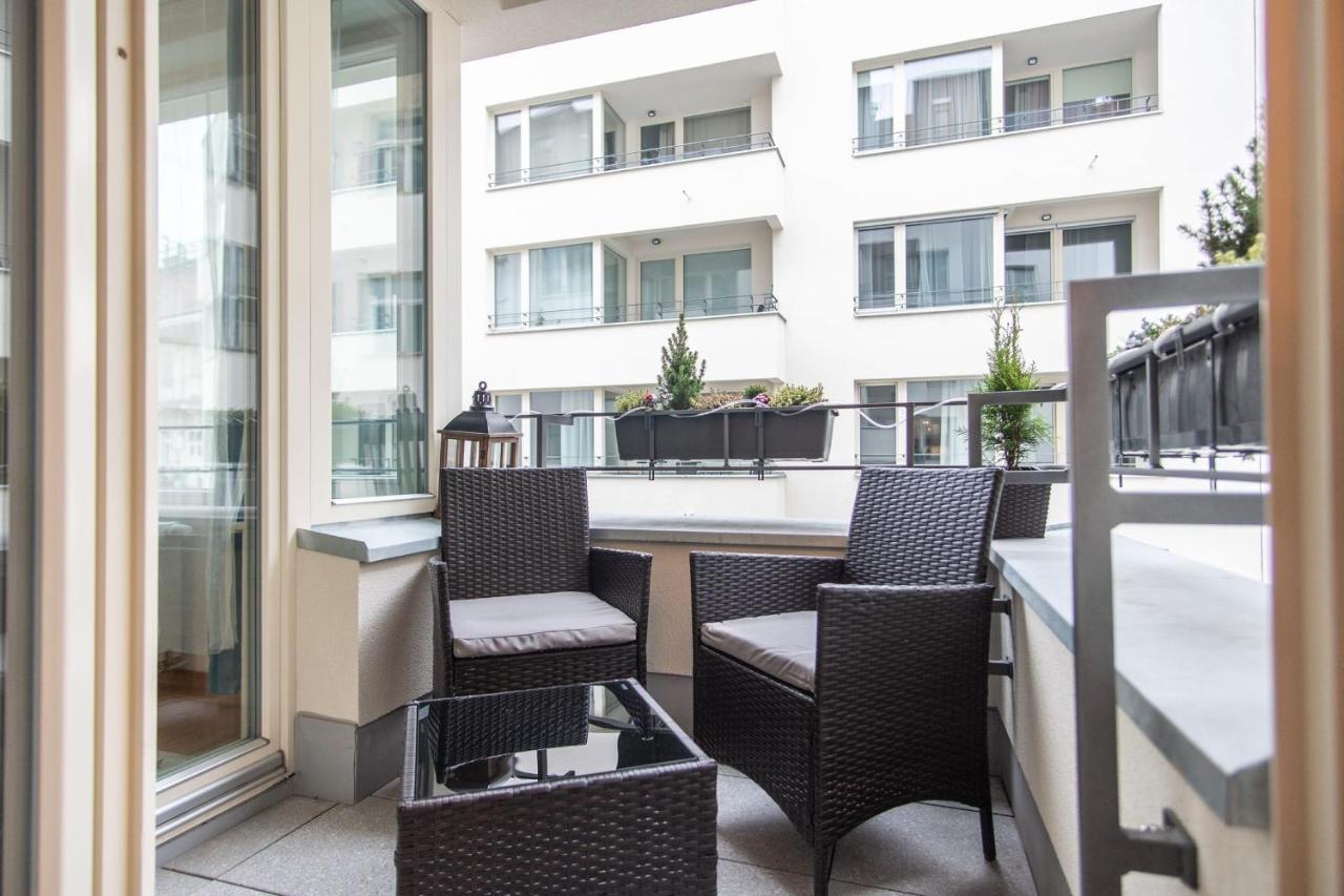 Apartment With Balcony Прага Екстер'єр фото