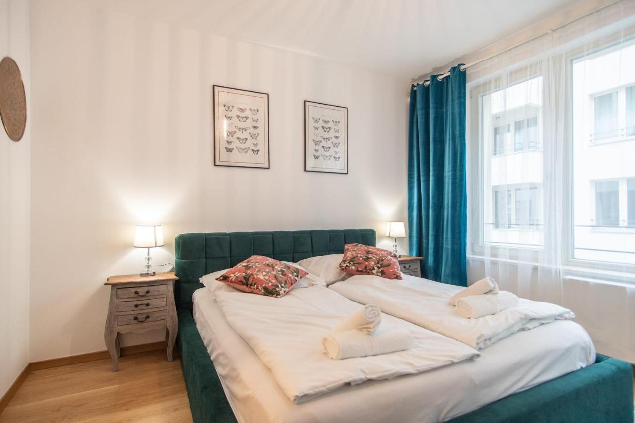 Apartment With Balcony Прага Екстер'єр фото