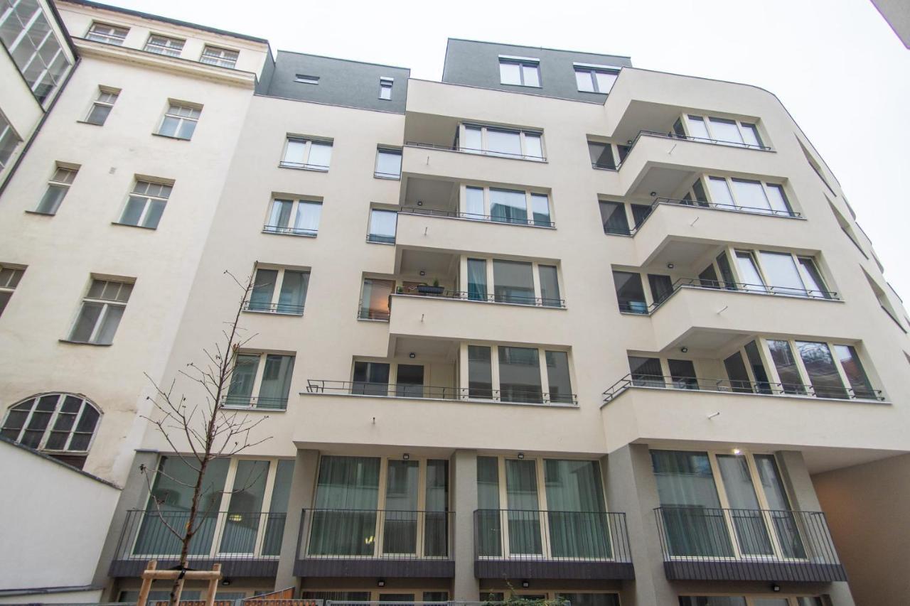 Apartment With Balcony Прага Екстер'єр фото