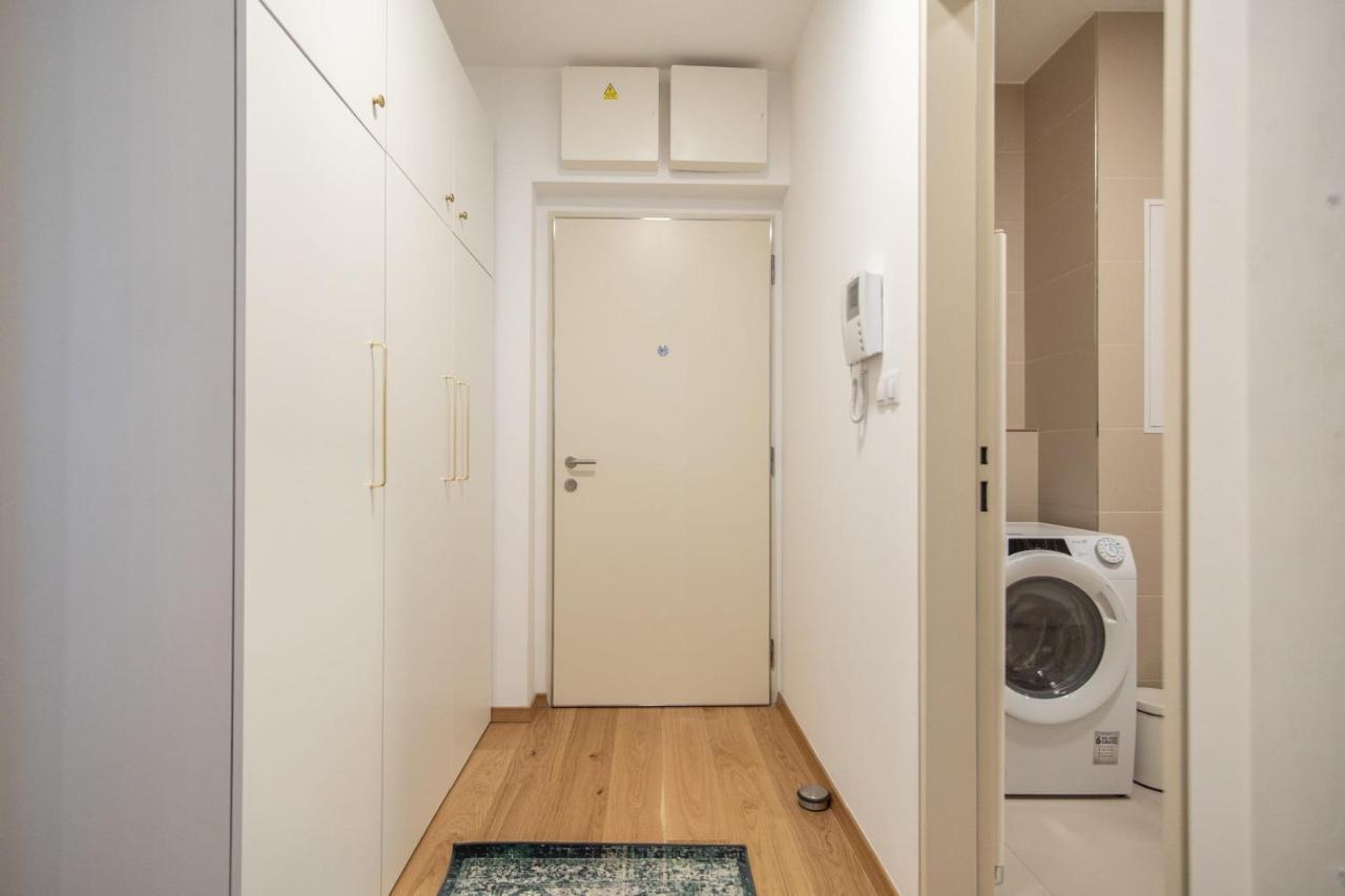 Apartment With Balcony Прага Екстер'єр фото