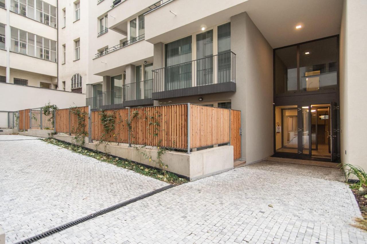 Apartment With Balcony Прага Екстер'єр фото