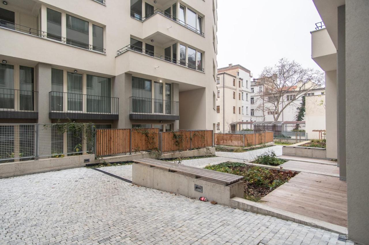 Apartment With Balcony Прага Екстер'єр фото